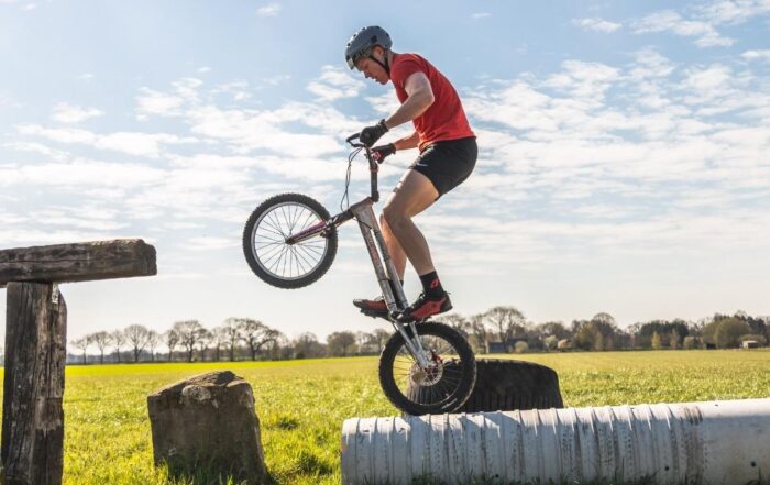 Hoe is BMX ontstaan en waar kan ik een BMX clinic volgen?