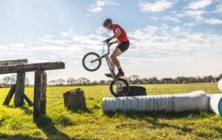 Hoe is BMX ontstaan en waar kan ik een BMX clinic volgen?